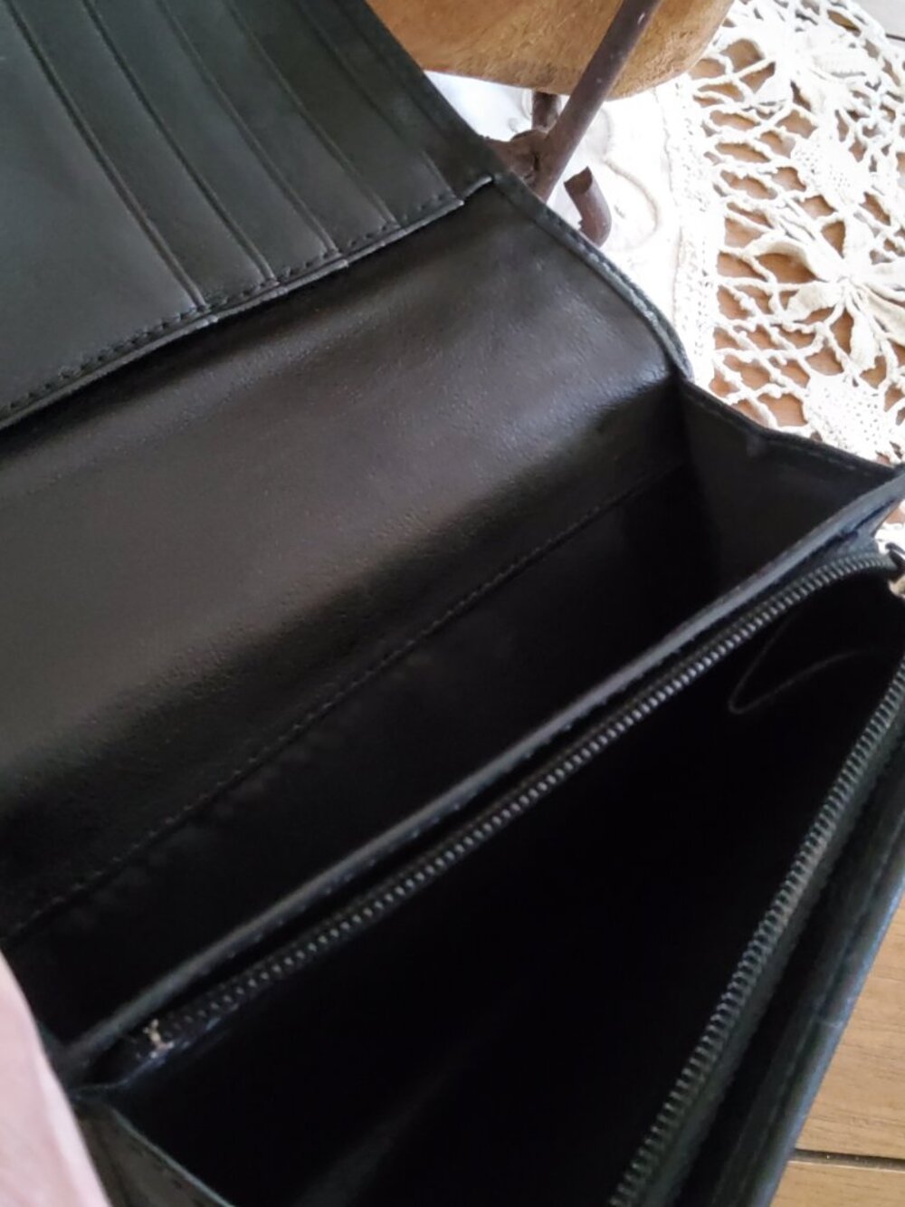 Vintage Coach Bifold Wallet in Black - Picture 4 of 6